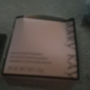 MARY KAY MINERAL FOUNDATION